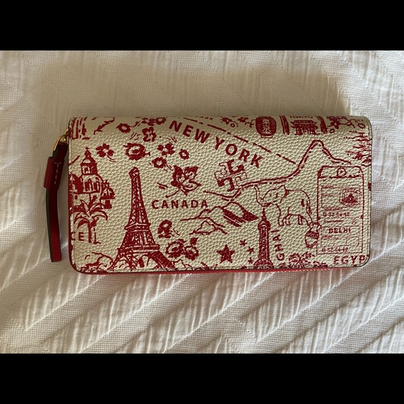 💥SOLD💥EUC Tory Burch Perry Destination Print Red Continental Wallet - Picture 2 of 5